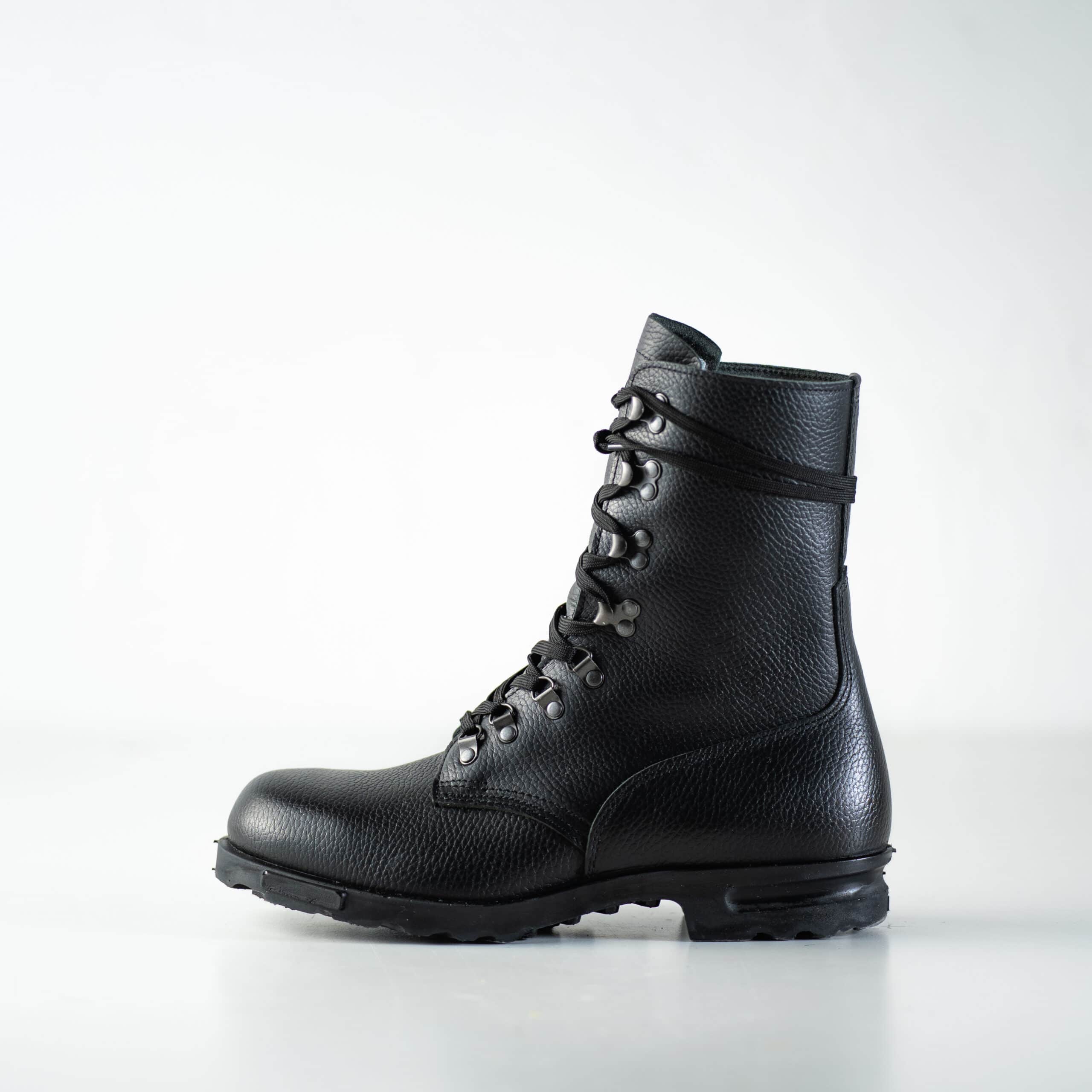 m77 boots